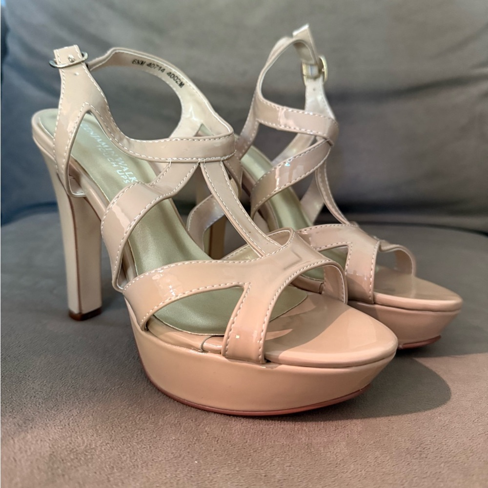 6.5 Benjamin Walk Touch Up Queenie Nude Heels Never Worn